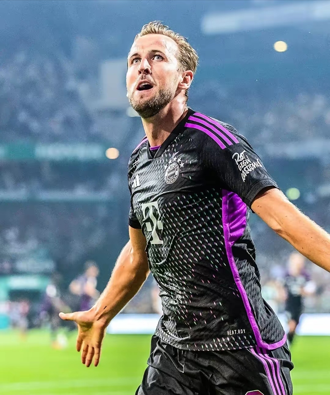 九游体育-凯恩重返赛场,比赛局势复杂首场状态出色,澳大利亚队观众沸腾!比赛高潮迭起的简单介绍