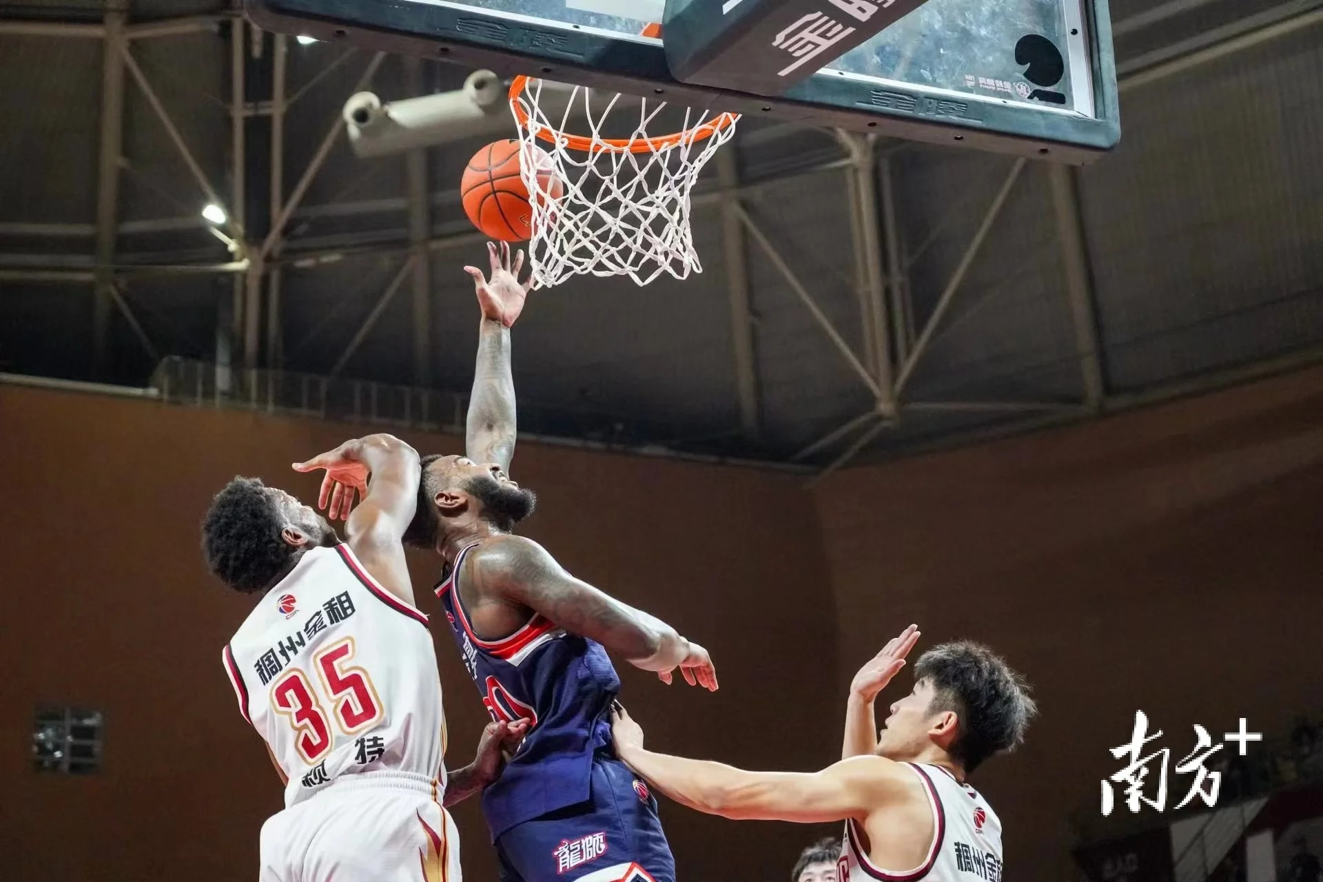 九游娱乐- 今夜体能课后，布莱顿外线爆发备战CBA季后赛，媒体盛赞，医务组通报恢复